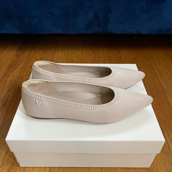 Vivaia Pointed-Toe Ballet Flats (Aria 5°), Almond, US Size 7-7.5 - Picture 2 of 8